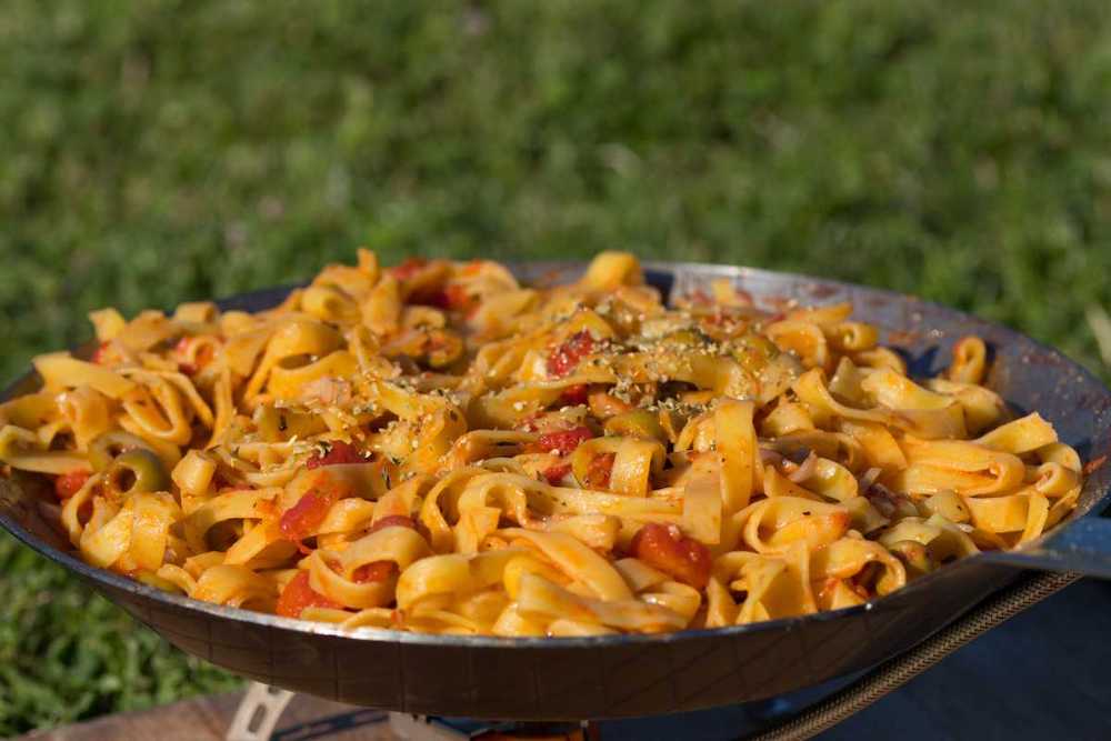 Pasta Puttanesca – das perfekte Camping-Rezept